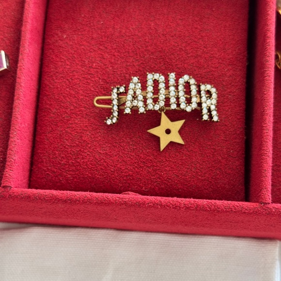 Dior J’ADIOR Brooch - Picture 1 of 3